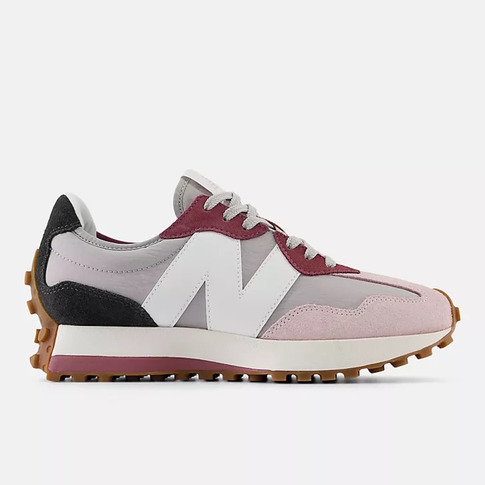 New Balance 327 Sneakers